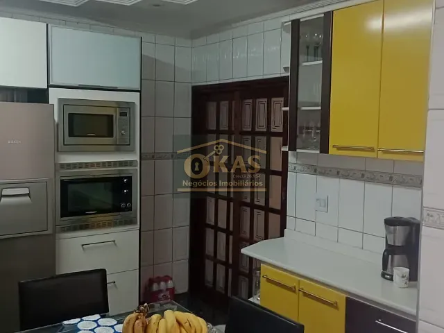 Sobrado com 155m² 4 quartos e 3 banheiros, à venda, no bairro Jardim Imperador em Suzano