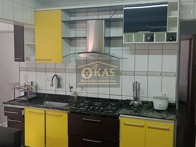 Sobrado com 155m² 4 quartos e 3 banheiros, à venda, no bairro Jardim Imperador em Suzano