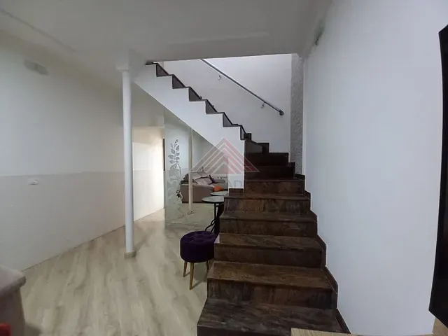 Sobrado com 180m² 3 quartos e 4 banheiros, à venda, no bairro Jardim Zaira em Mauá