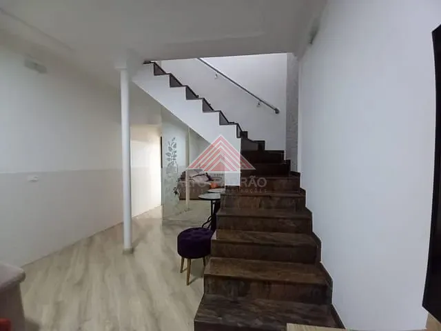 Sobrado com 180m² 3 quartos e 4 banheiros, à venda, no bairro Jardim Zaira em Mauá