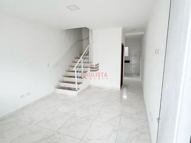 Sobrado com 61m² 2 quartos e 2 banheiros, à venda, no bairro Cidade Naútica em São Vicente