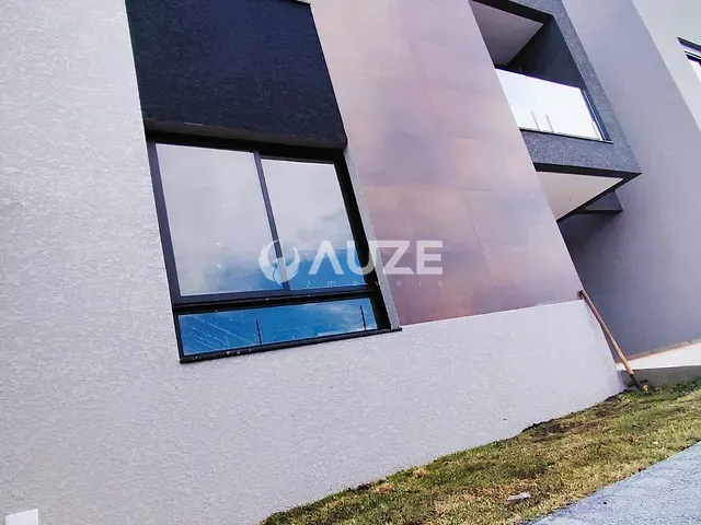 Sobrado com 169m² 3 quartos e 3 banheiros, à venda, no bairro HAUER em Curitiba