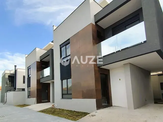 Sobrado com 169m² 3 quartos e 3 banheiros, à venda, no bairro HAUER em Curitiba