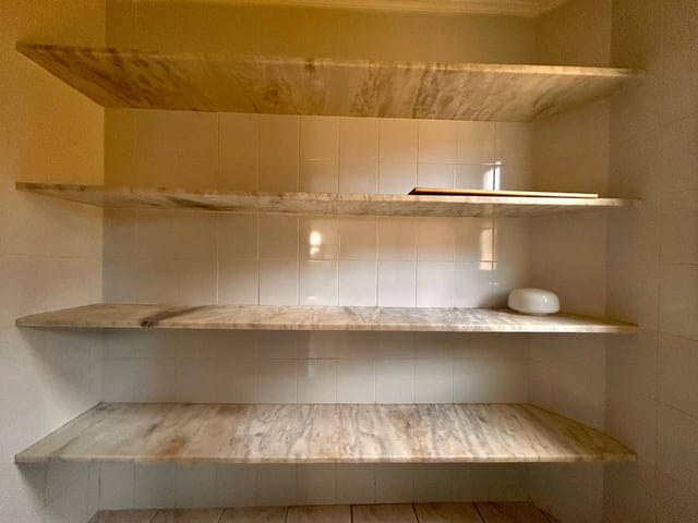 Sobrado 3 quartos e 4 banheiros, à venda ou para alugar, no bairro Centro em Bertioga
