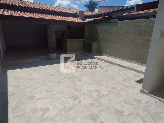 Casa com 150m² 3 quartos e 2 banheiros, à venda, no bairro Parque São Lourenço em Indaiatuba