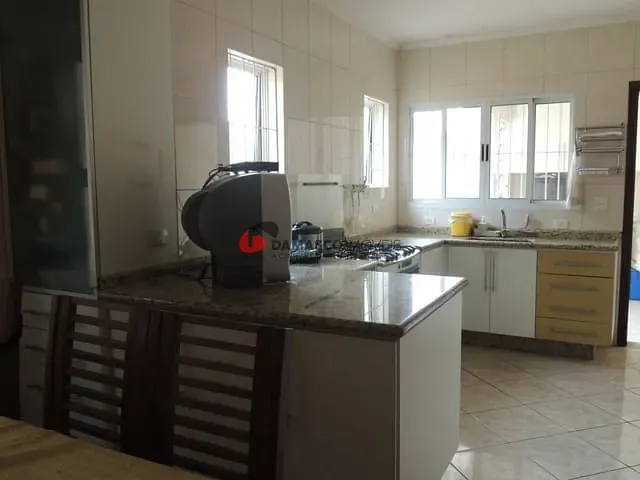 Sobrado com 250m² 4 quartos e 1 banheiro, à venda, no bairro Utinga em Santo André