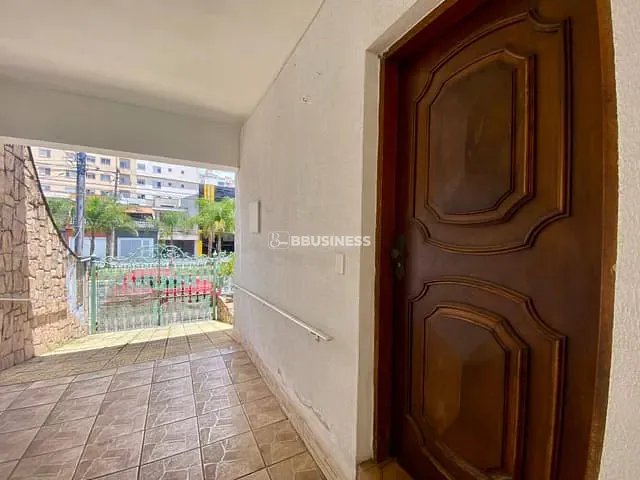 Sobrado com 300m² 3 quartos e 3 banheiros, à venda, no bairro Santa Paula em São Caetano do Sul