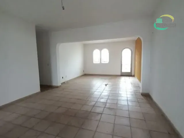 Sobrado com 220m² 3 quartos e 2 banheiros, à venda ou para alugar, no bairro Parque Fazendinha em Campinas