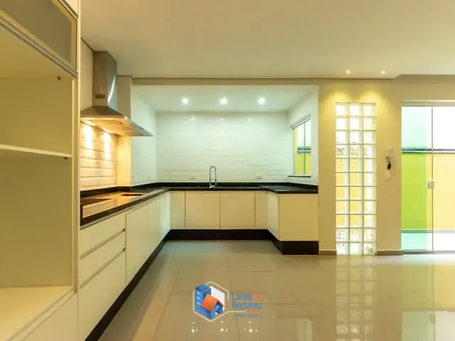 Sobrado com 100m² 3 quartos e 5 banheiros, à venda, no bairro Vila Palmeiras em São Paulo