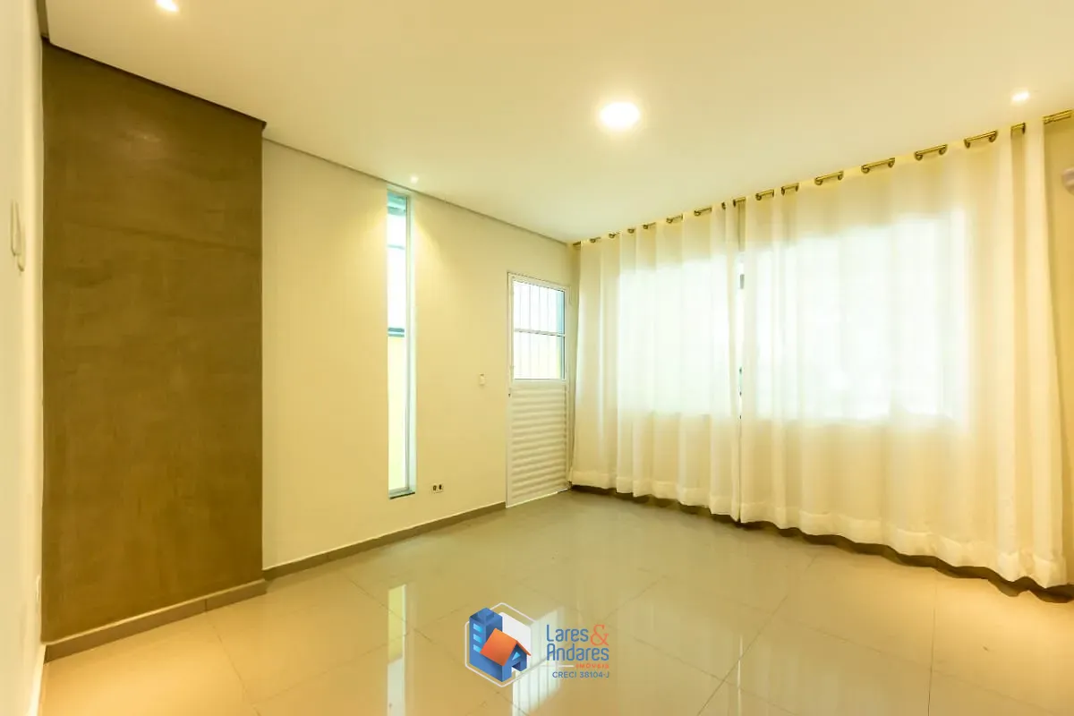 Sobrado, 3 quartos, 240 m² - Foto 1