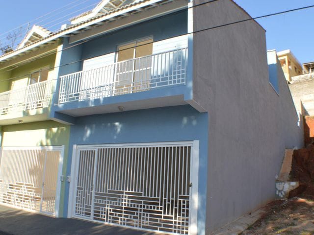 Sobrado com 140m² 2 quartos e 2 banheiros, à venda, no bairro Vila Aparecida em Bragança Paulista