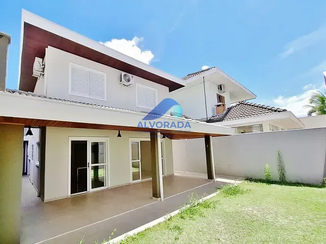 Sobrado com 250m² 3 quartos e 2 banheiros, à venda, no bairro Urbanova em São José dos Campos