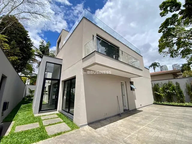 Sobrado com 500m² 4 quartos e 5 banheiros, à venda, no bairro Parque Ibirapuera em São Paulo