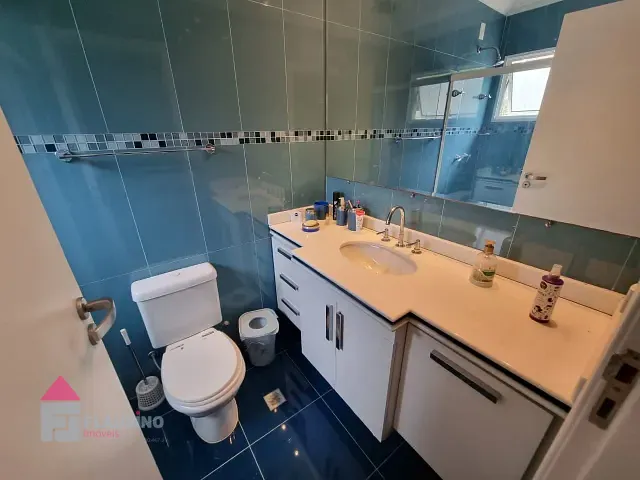 Sobrado com 1800m² 7 quartos e 7 banheiros, à venda, no bairro Loteamento Chacaras Embu-Guacu em Embu-Guaçu