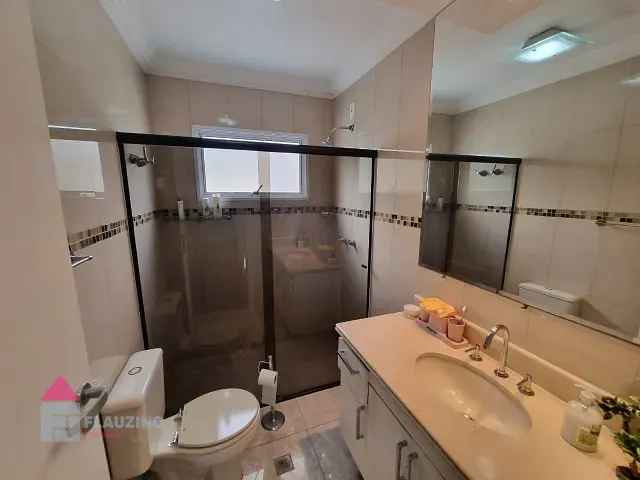 Sobrado com 1800m² 7 quartos e 7 banheiros, à venda, no bairro Loteamento Chacaras Embu-Guacu em Embu-Guaçu