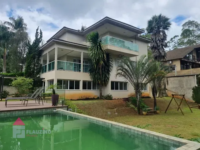 Sobrado com 1800m² 7 quartos e 7 banheiros, à venda, no bairro Loteamento Chacaras Embu-Guacu em Embu-Guaçu