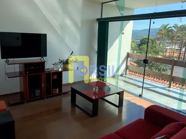 Sobrado com 426m² 4 quartos e 4 banheiros, à venda, no bairro Vila Lavínia em Mogi das Cruzes