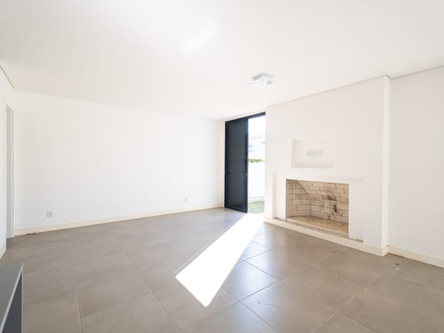 Casa com 407m² 3 quartos e 4 banheiros, à venda, no bairro Laranjal em Pelotas