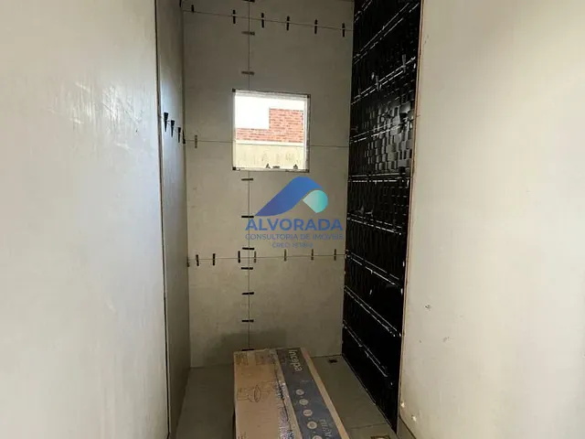 Sobrado com 250m² 4 quartos e 1 banheiro, à venda, no bairro Jardim das Flores em São José dos Campos