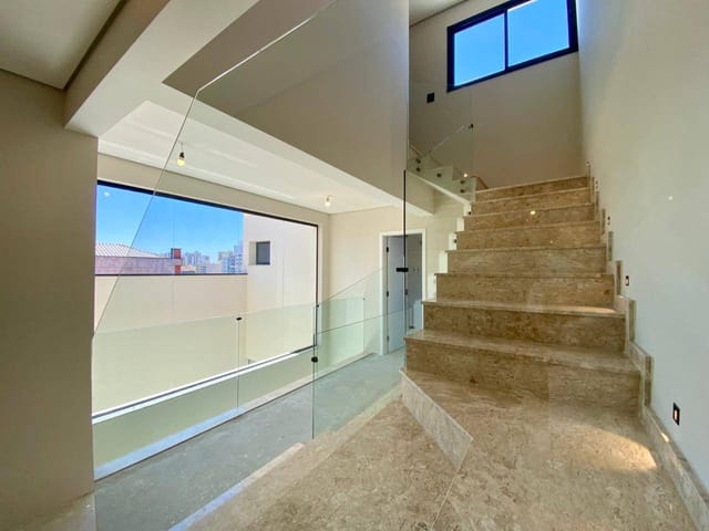 Sobrado com 420m² 3 quartos e 7 banheiros, à venda, no bairro Santa Paula em São Caetano do Sul