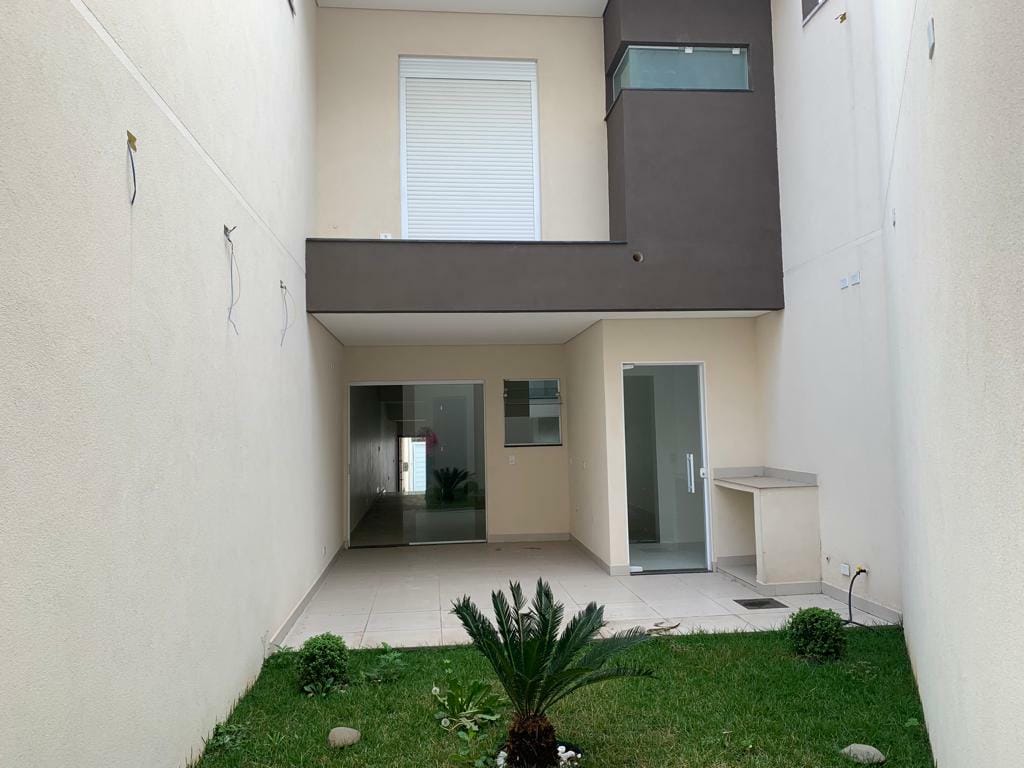 Sobrado à venda 3 Quartos, 3 Suites, 4 Vagas, Campestre, Santo André - SP