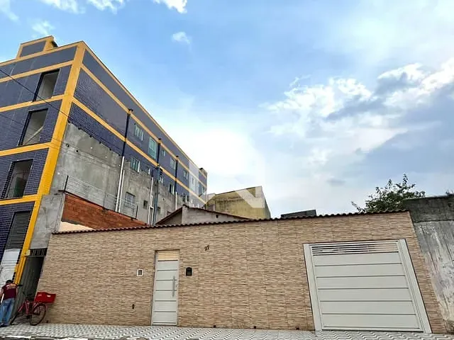Sobrado com 350m² 4 quartos e 2 banheiros, à venda, no bairro Vila Maluf em Suzano