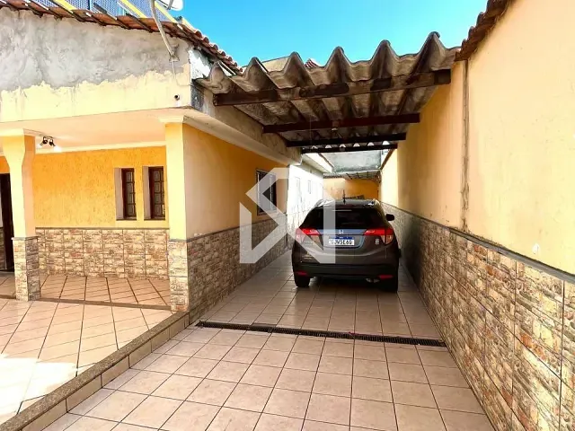 Sobrado com 350m² 4 quartos e 2 banheiros, à venda, no bairro Vila Maluf em Suzano