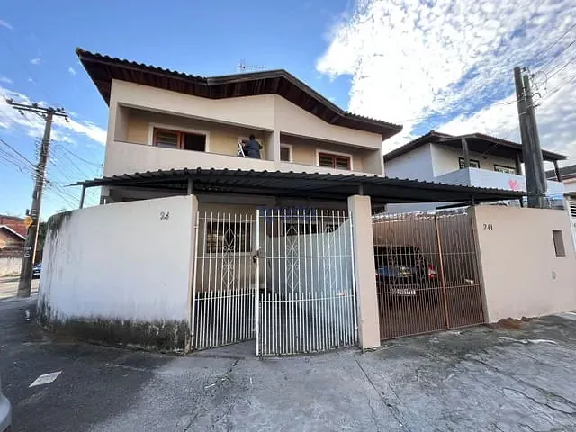 Sobrado com 125m² 2 quartos e 1 banheiro, para alugar, no bairro Residencial União em São José dos Campos