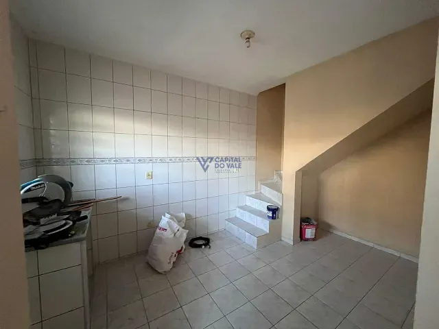 Sobrado com 125m² 2 quartos e 1 banheiro, para alugar, no bairro Residencial União em São José dos Campos