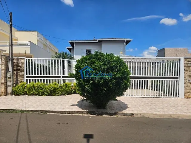 Sobrado com 450m² 3 quartos e 2 banheiros, à venda ou para alugar, no bairro Jardim Dom Bosco em Indaiatuba