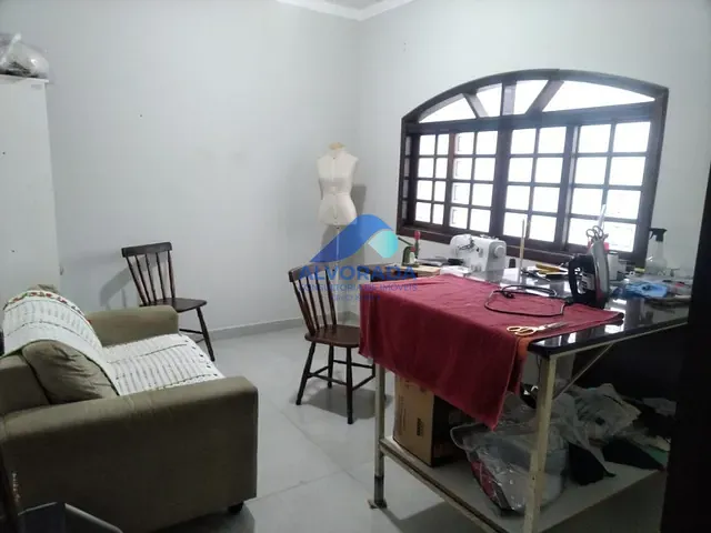 Sobrado com 250m² 5 quartos e 5 banheiros, à venda, no bairro Bosque dos Eucaliptos em São José dos Campos