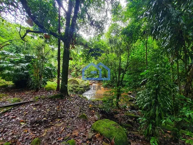 Sobrado com 3500m² 3 quartos e 6 banheiros, à venda, no bairro Cantagalo em Caraguatatuba