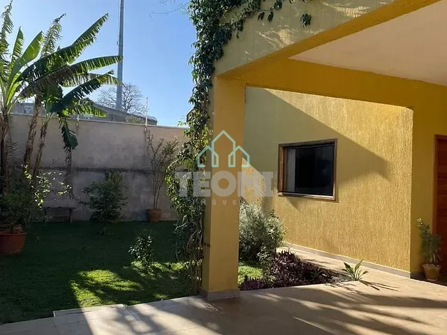 Sobrado com 900m² 3 quartos e 2 banheiros, à venda, no bairro Barreiro em Taubaté