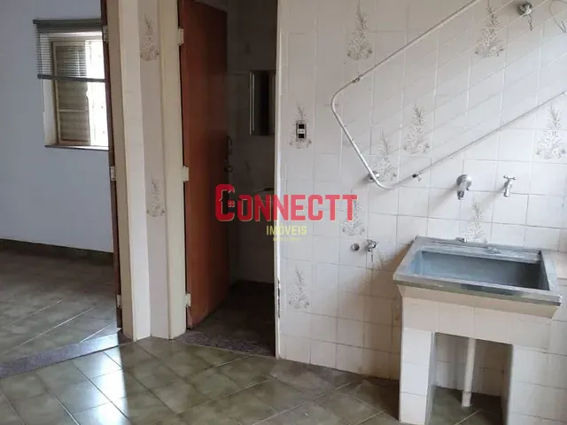 Sobrado com 435m² 4 quartos e 6 banheiros, para alugar, no bairro Parque Industrial Lagoinha em Ribeirão Preto
