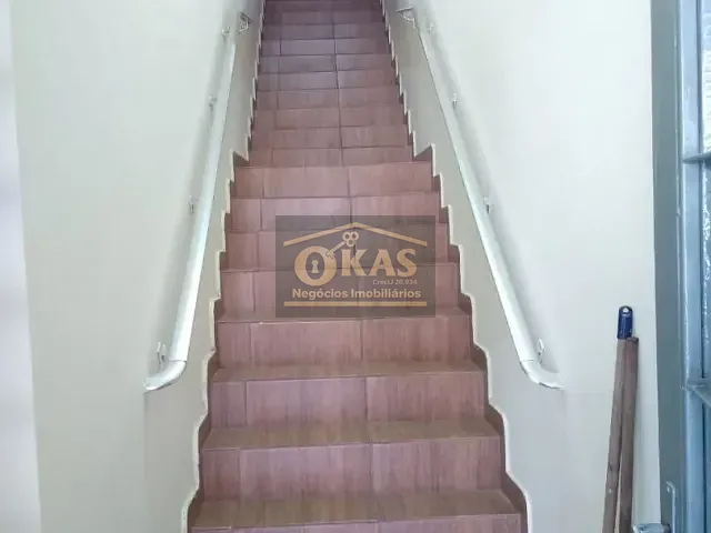 Sobrado com 250m² 4 quartos e 1 banheiro, à venda, no bairro Jardim Vitória em Suzano