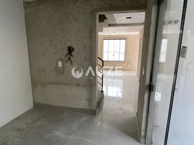 Sobrado 3 quartos e 3 banheiros, à venda, no bairro Alto Boqueirão em Curitiba