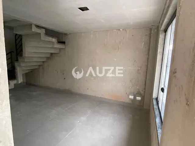 Sobrado 3 quartos e 3 banheiros, à venda, no bairro Alto Boqueirão em Curitiba