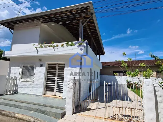 Sobrado com 280m² 4 quartos e 2 banheiros, à venda, no bairro Massaguaçu em Caraguatatuba