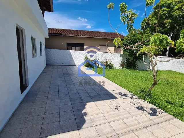 Sobrado com 280m² 4 quartos e 2 banheiros, à venda, no bairro Massaguaçu em Caraguatatuba