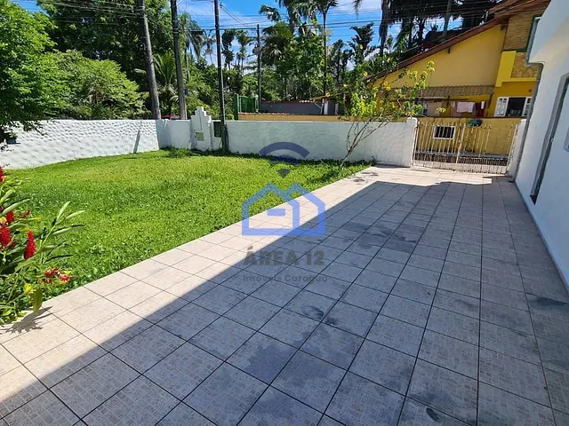 Sobrado com 280m² 4 quartos e 2 banheiros, à venda, no bairro Massaguaçu em Caraguatatuba