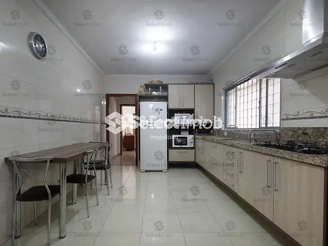 Sobrado com 264m² 2 quartos e 4 banheiros, à venda, no bairro Parque das Américas em Mauá