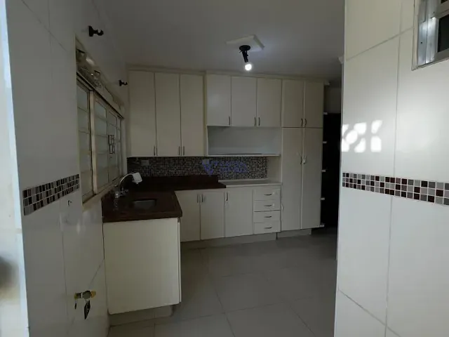 Sobrado com 267m² 3 quartos e 3 banheiros, à venda, no bairro Jardim das Indústrias em São José dos Campos