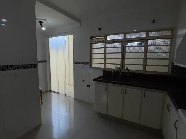 Sobrado com 267m² 3 quartos e 3 banheiros, à venda, no bairro Jardim das Indústrias em São José dos Campos