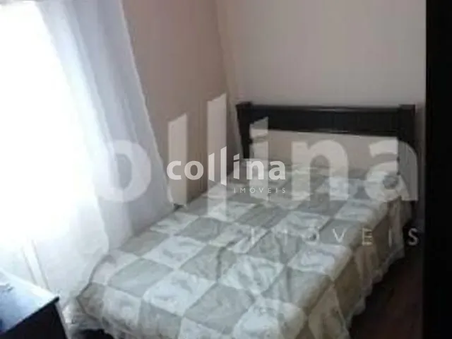 Sobrado com 180m² 4 quartos e 1 banheiro, à venda, no bairro Vila Três Irmãos em Carapicuíba