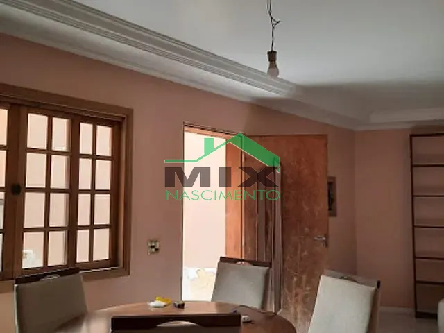 Casa com 250m² 4 quartos e 1 banheiro, à venda, no bairro Taboão em São Bernardo do Campo
