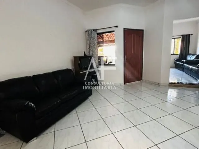 Sobrado com 300m² 4 quartos e 5 banheiros, à venda, no bairro Esplanada Independência em Taubaté