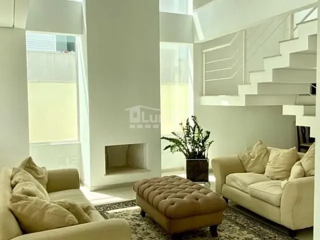 Sobrado com 450m² 4 quartos e 6 banheiros, à venda, no bairro Vila Nova Socorro em Mogi das Cruzes