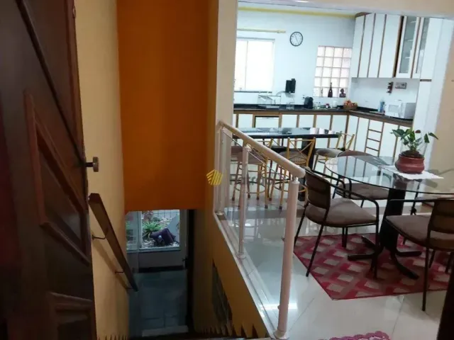 Sobrado 3 quartos e 5 banheiros, para alugar, no bairro Vila Scarpelli em Santo André