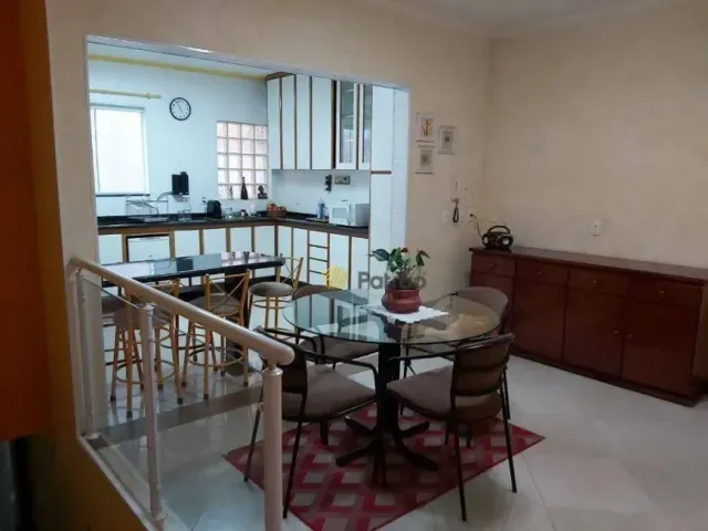 Sobrado 3 quartos e 5 banheiros, para alugar, no bairro Vila Scarpelli em Santo André