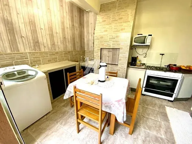 Sobrado com 126m² 3 quartos e 3 banheiros, à venda, no bairro Jardim Carvalho em Ponta Grossa